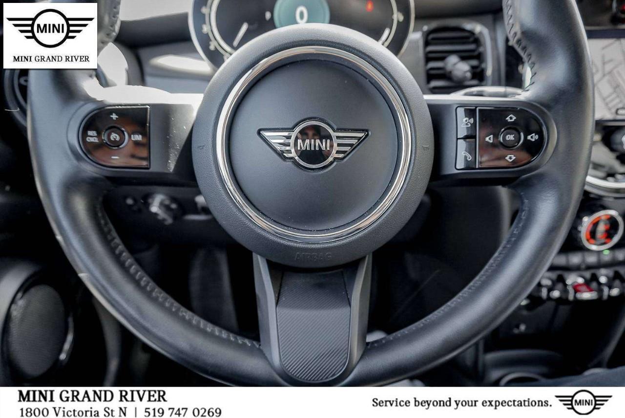 2022 MINI 5 Door Cooper 4dr Hatchback Photo