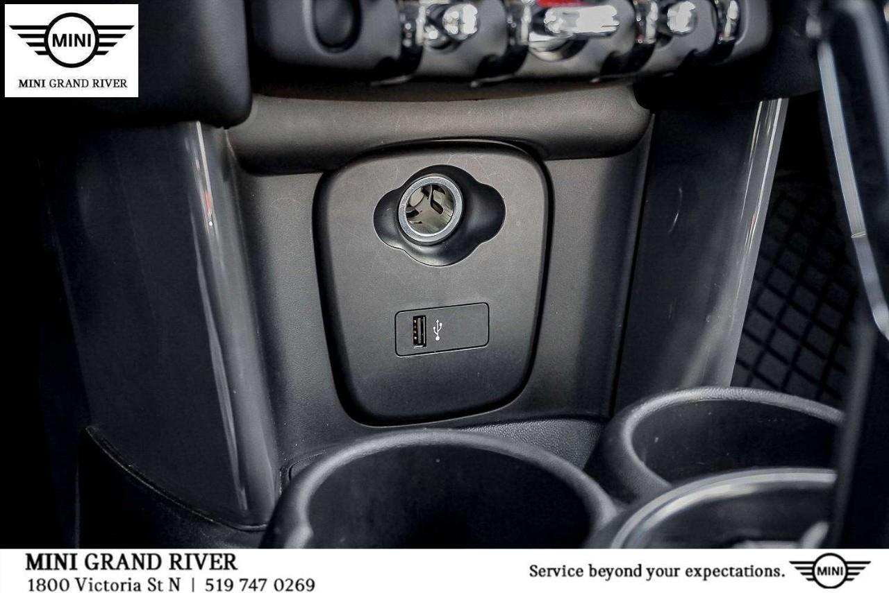 2022 MINI 5 Door Cooper 4dr Hatchback Photo