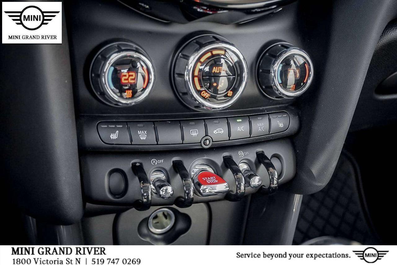 2022 MINI 5 Door Cooper 4dr Hatchback Photo
