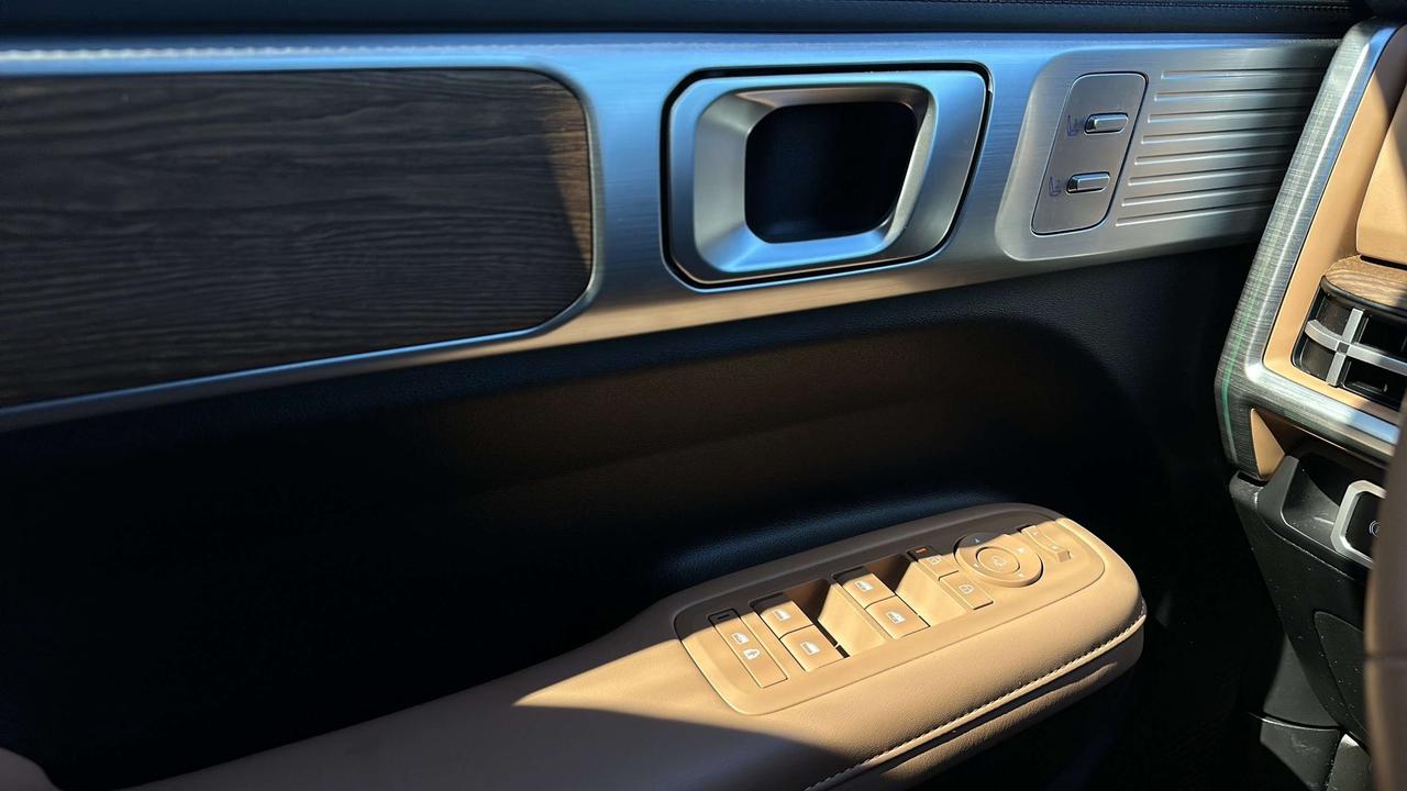 2024 Hyundai Santa Fe Luxury Photo