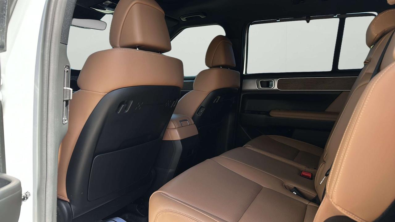 2024 Hyundai Santa Fe Luxury Photo