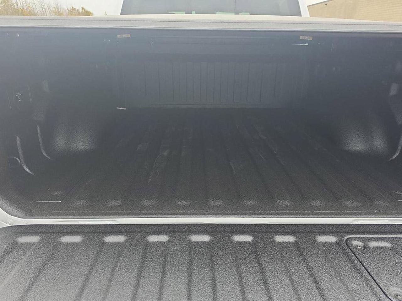 2027 RAM 1500 Limited NIGHT EDITION| PANO ROOF| TRAILER TOW GROUP| 4X4| 5.7L HEMI|BED UTILITY GROUP| Photo