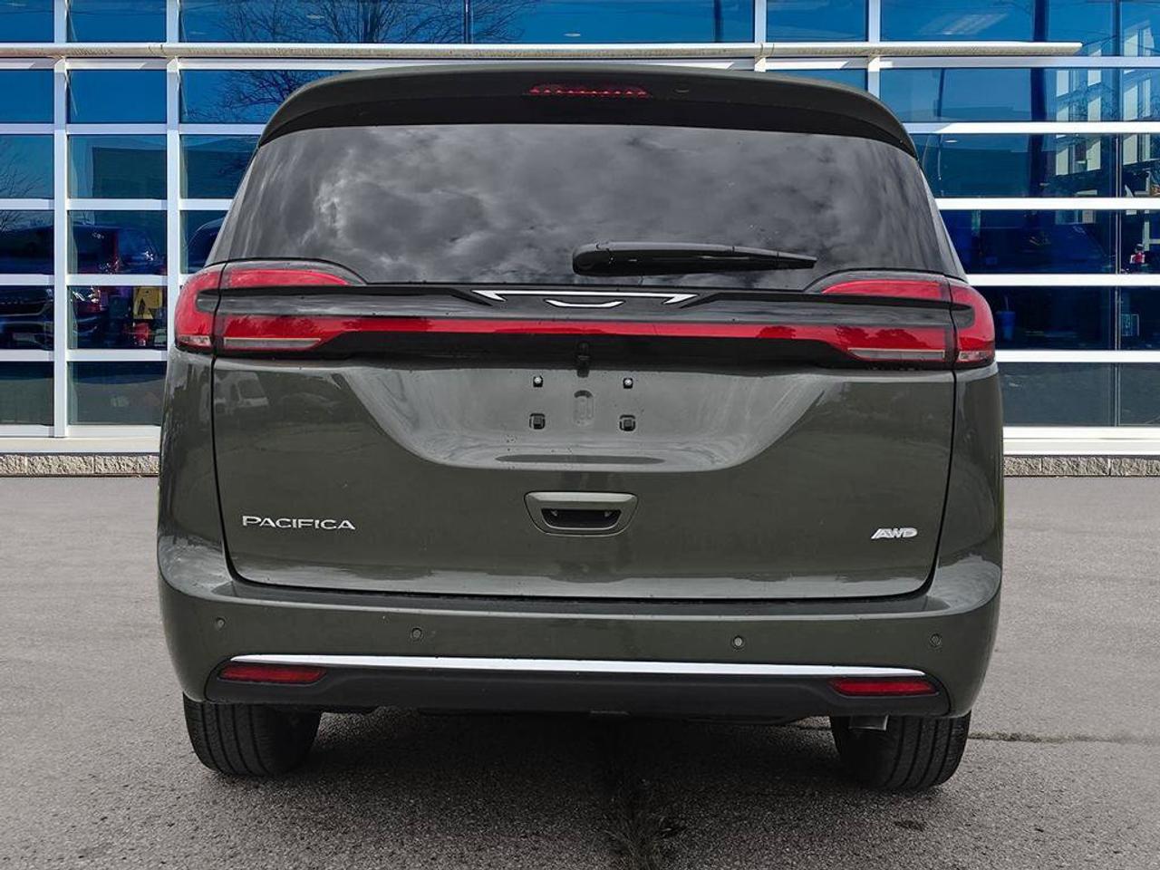 2027 Chrysler Pacifica Select | V6 | Leather Seats |Remote start | Photo