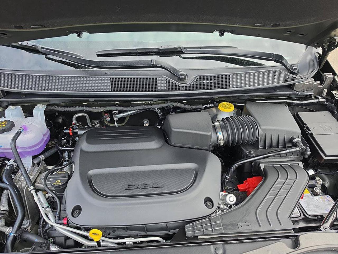 2027 Chrysler Pacifica Select | V6 | Leather Seats |Remote start | Photo
