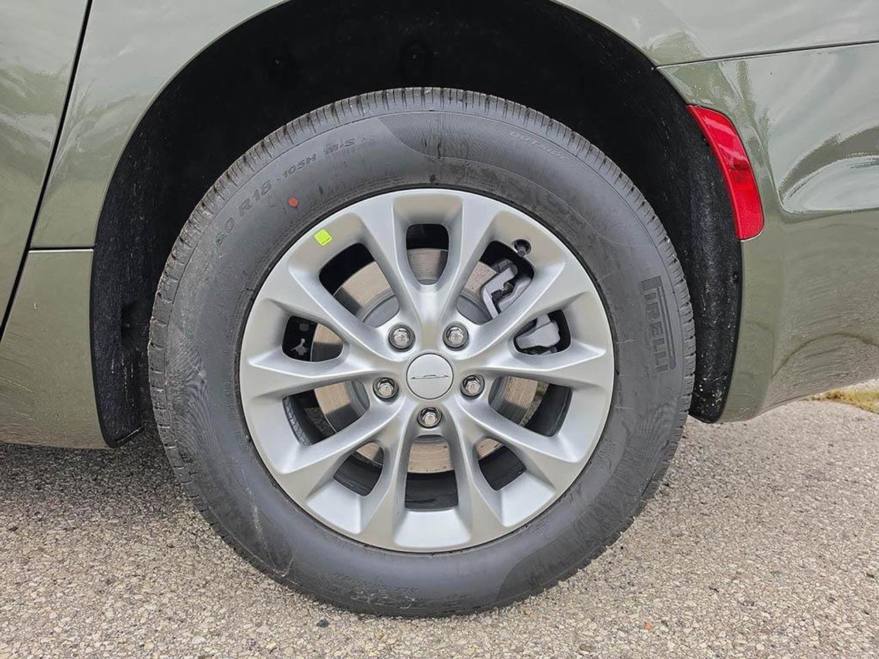 2027 Chrysler Pacifica Select | V6 | Leather Seats |Remote start | Photo