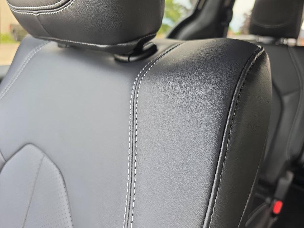 2027 Chrysler Pacifica Select | V6 | Leather Seats |Remote start | Photo
