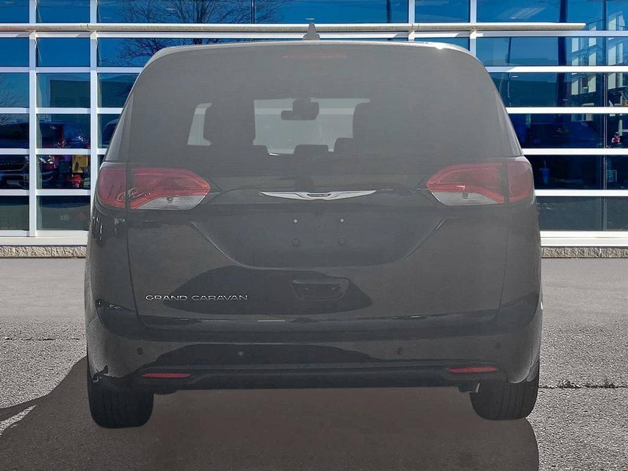 2027 Chrysler Grand Caravan SXT/POWER SLIDDING DOORS/ REMOTE START/HEATED SEATS AND STEERING WHEEL/ Photo
