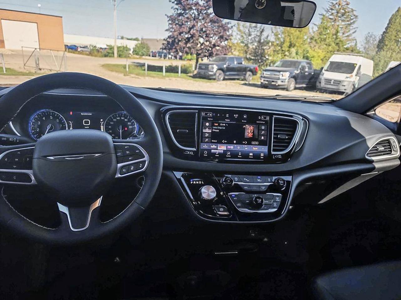 2027 Chrysler Grand Caravan SXT/POWER SLIDDING DOORS/ REMOTE START/HEATED SEATS AND STEERING WHEEL/ Photo