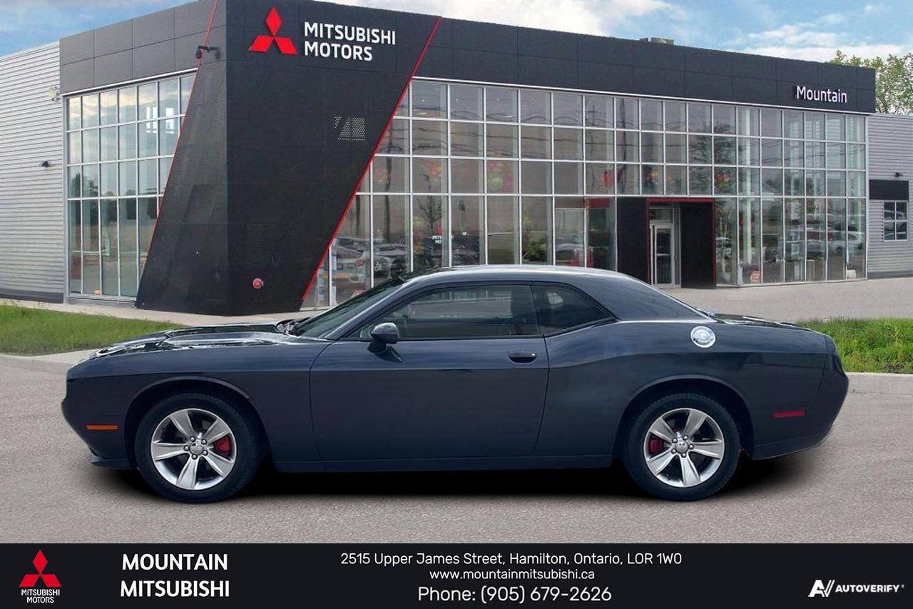 2017 Dodge Challenger SXT Photo