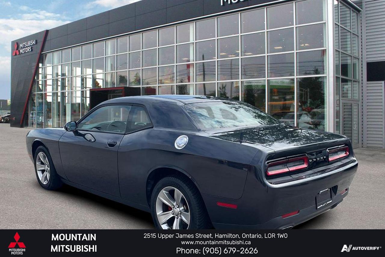 2017 Dodge Challenger SXT Photo