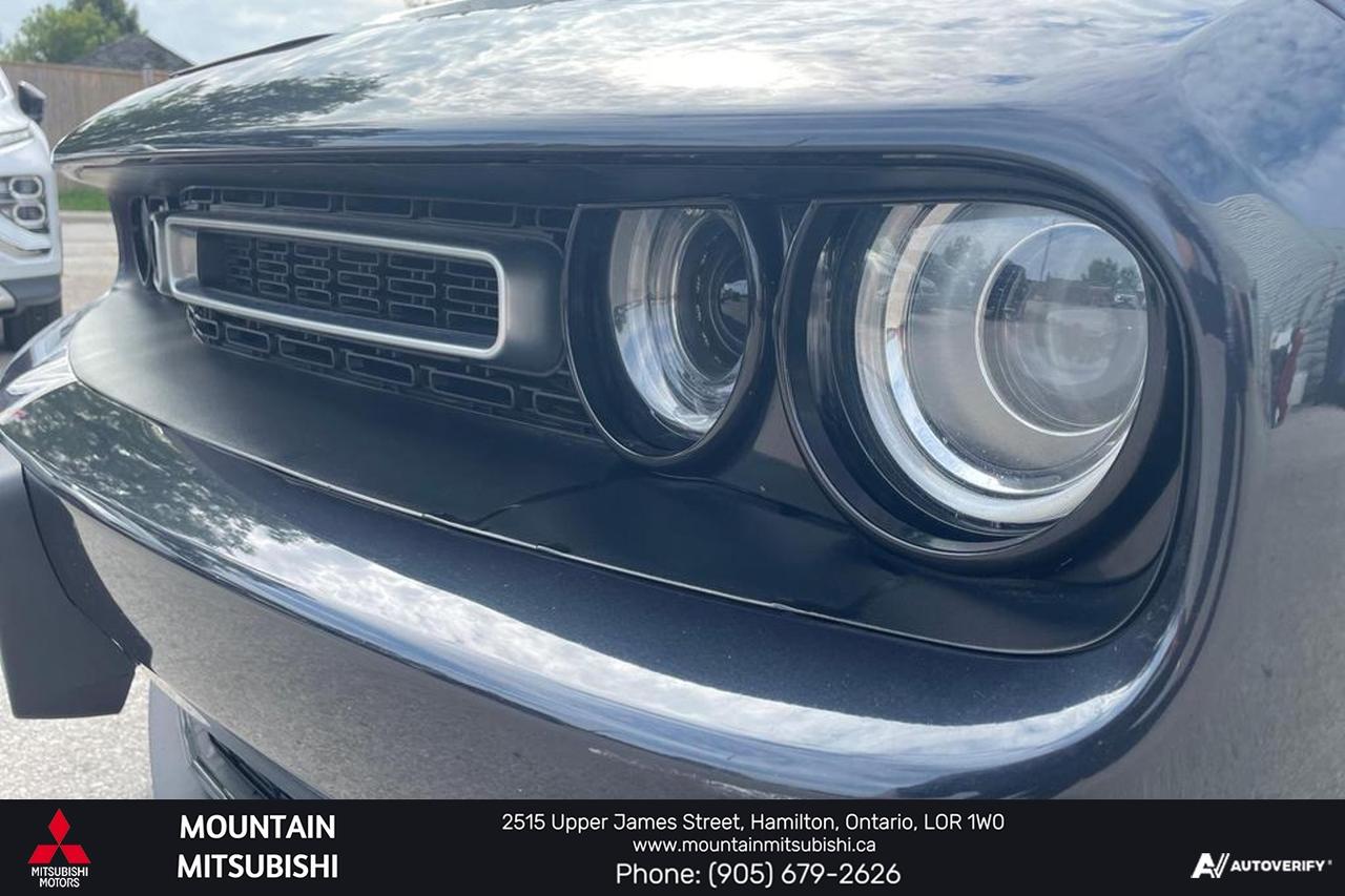 2017 Dodge Challenger SXT Photo