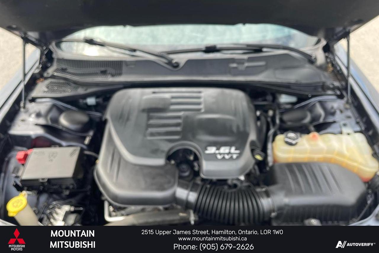 2017 Dodge Challenger SXT Photo