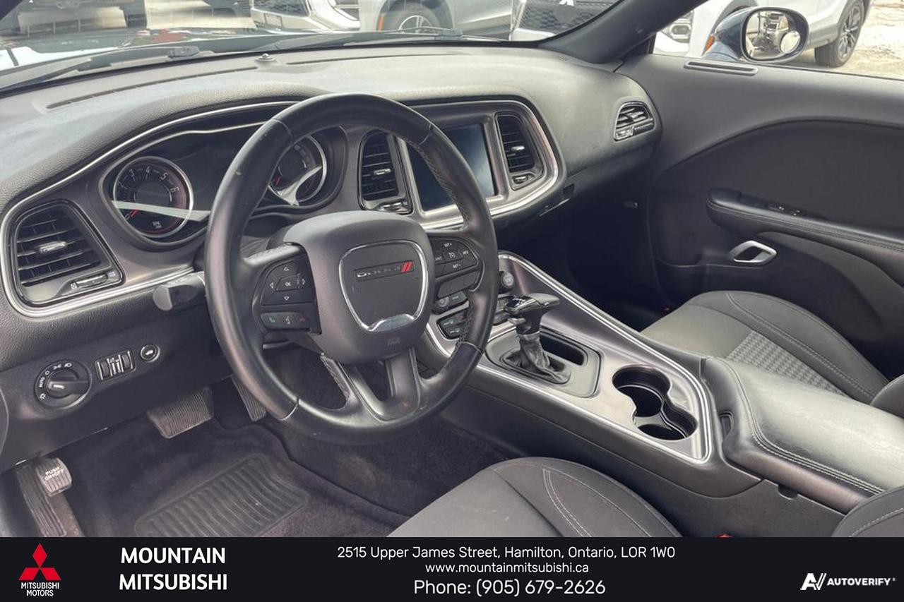 2017 Dodge Challenger SXT Photo