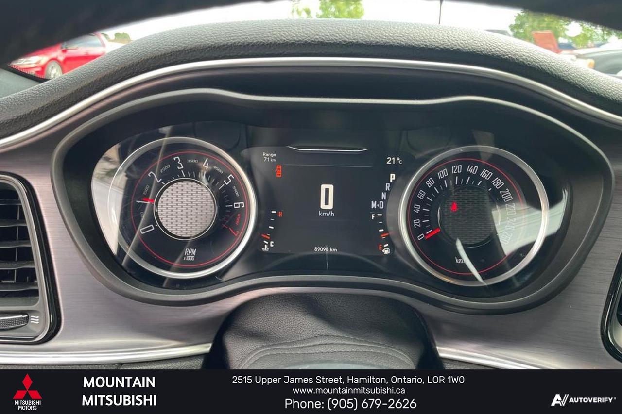 2017 Dodge Challenger SXT Photo