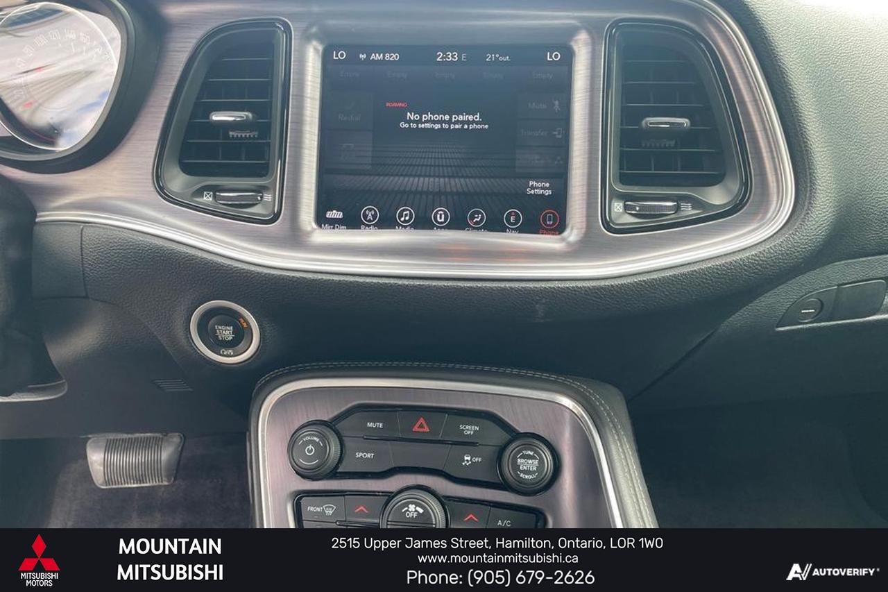 2017 Dodge Challenger SXT Photo