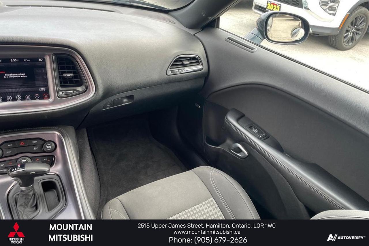 2017 Dodge Challenger SXT Photo