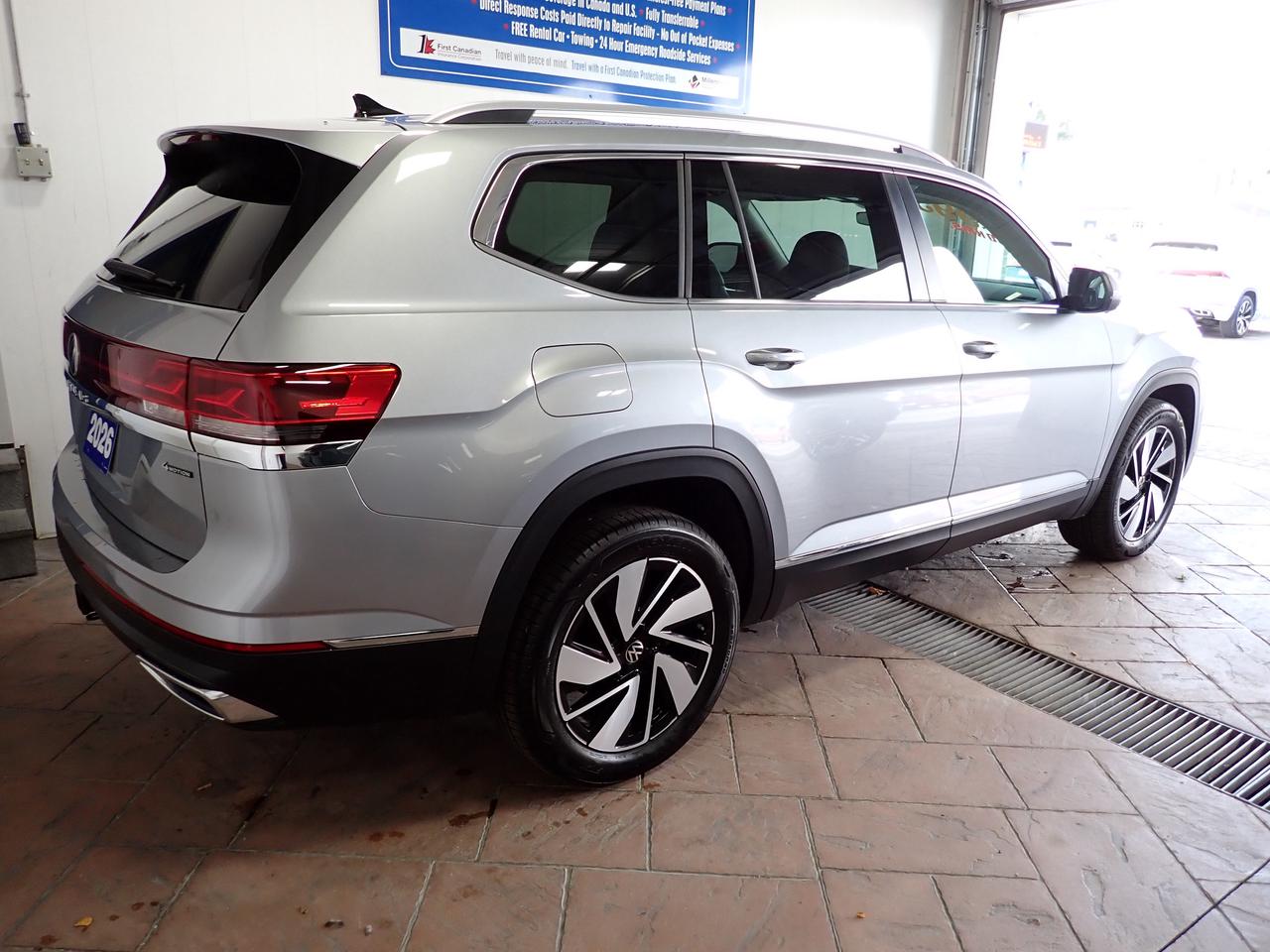 2026 Volkswagen Atlas Highline 4WD 6 PASS LEATHER NAVI SUNROOF Photo