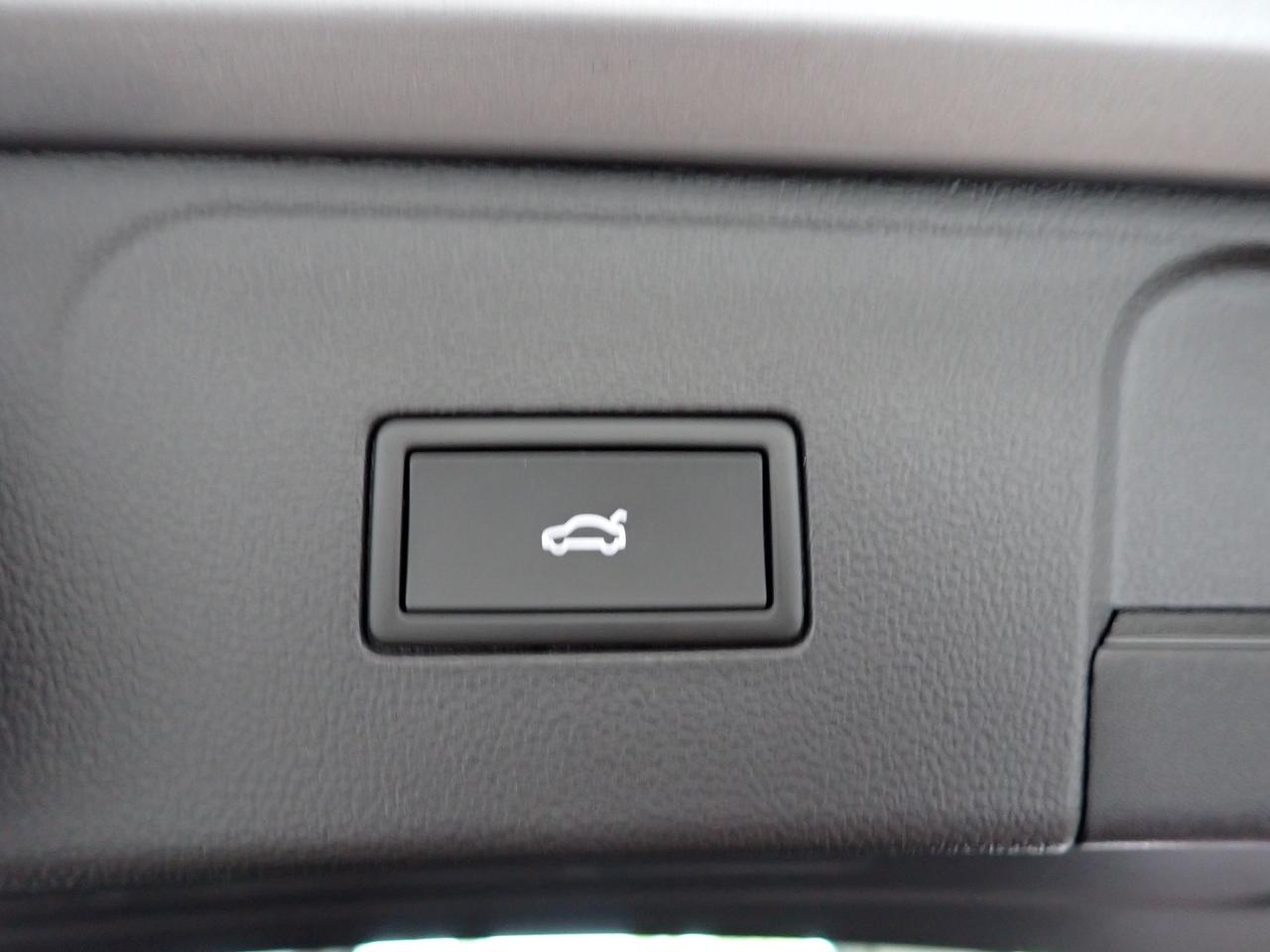 2026 Volkswagen Atlas Highline 4WD 6 PASS LEATHER NAVI SUNROOF Photo