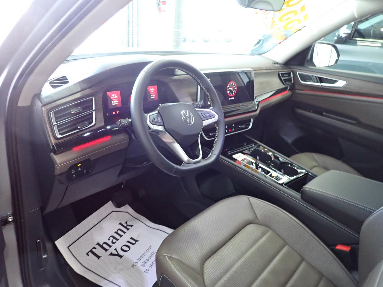 2026 Volkswagen Atlas Highline 4WD 6 PASS LEATHER NAVI SUNROOF Photo