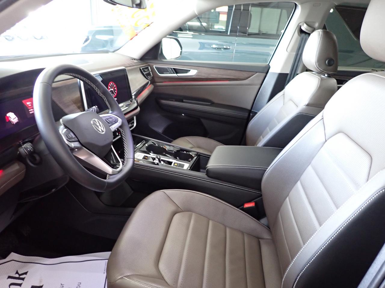 2026 Volkswagen Atlas Highline 4WD 6 PASS LEATHER NAVI SUNROOF Photo
