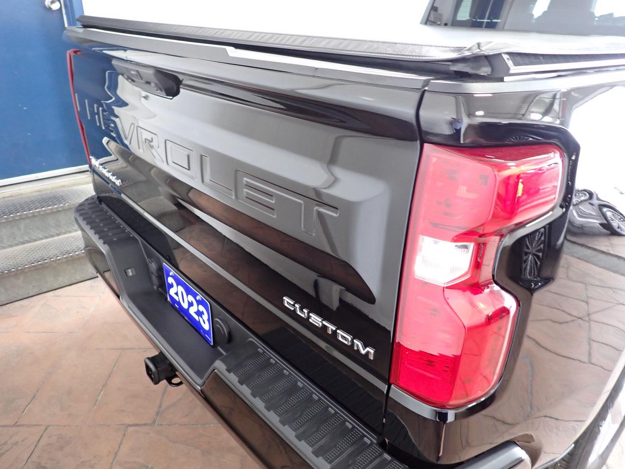2023 Chevrolet Silverado 1500 Custom 4WD CREW CAB 6.5 BOX Photo