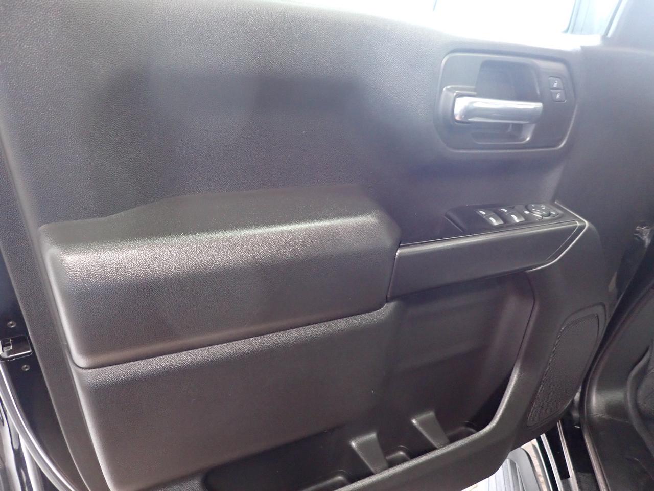 2023 Chevrolet Silverado 1500 Custom 4WD CREW CAB 6.5 BOX Photo