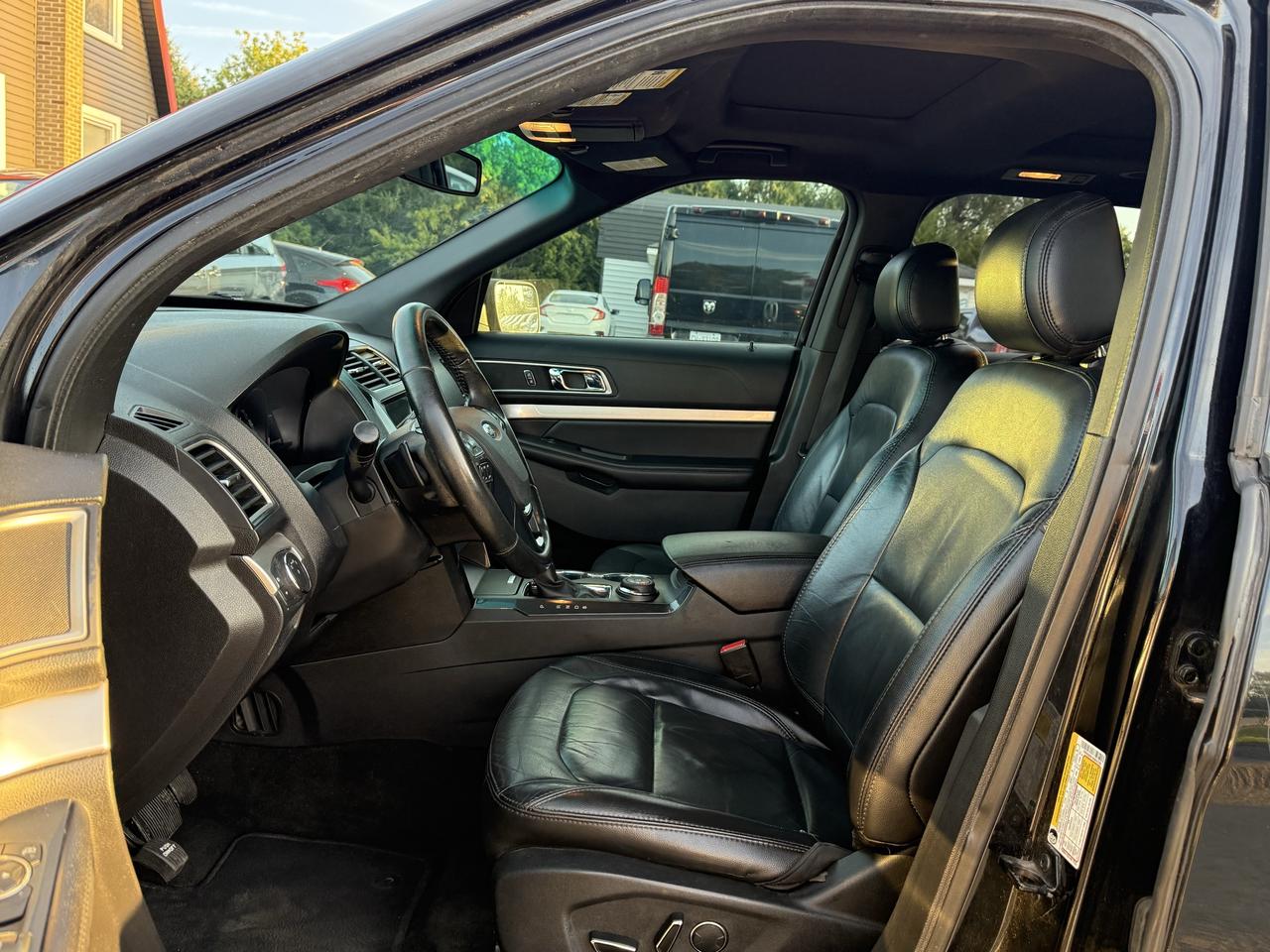 2017 Ford Explorer 4WD 4dr XLT Photo