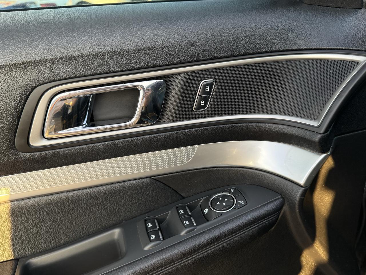 2017 Ford Explorer 4WD 4dr XLT Photo