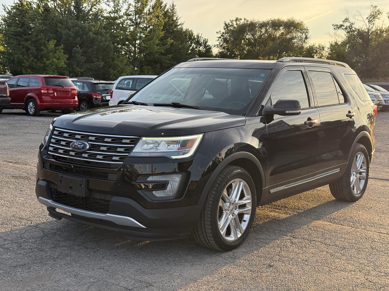2017 Ford Explorer 4WD 4dr XLT Photo