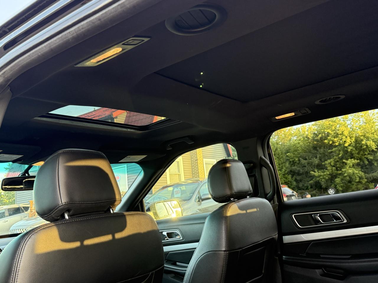 2017 Ford Explorer 4WD 4dr XLT Photo