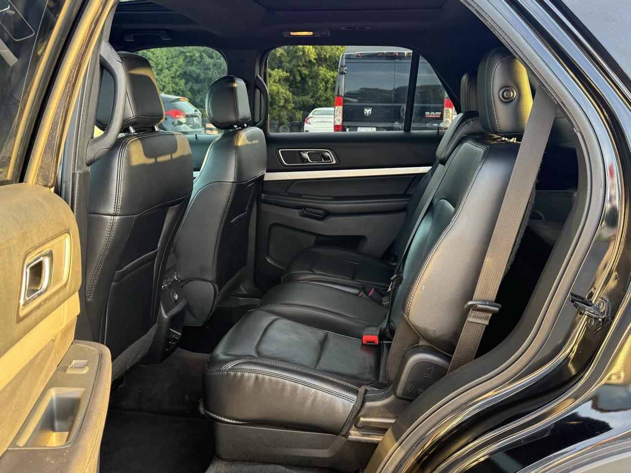 2017 Ford Explorer 4WD 4dr XLT Photo