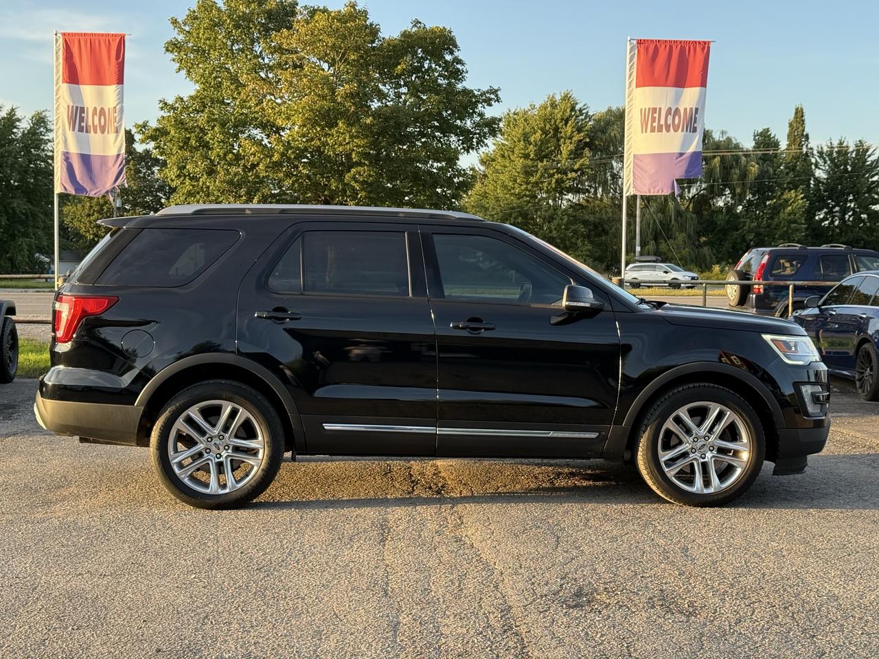 2017 Ford Explorer 4WD 4dr XLT Photo