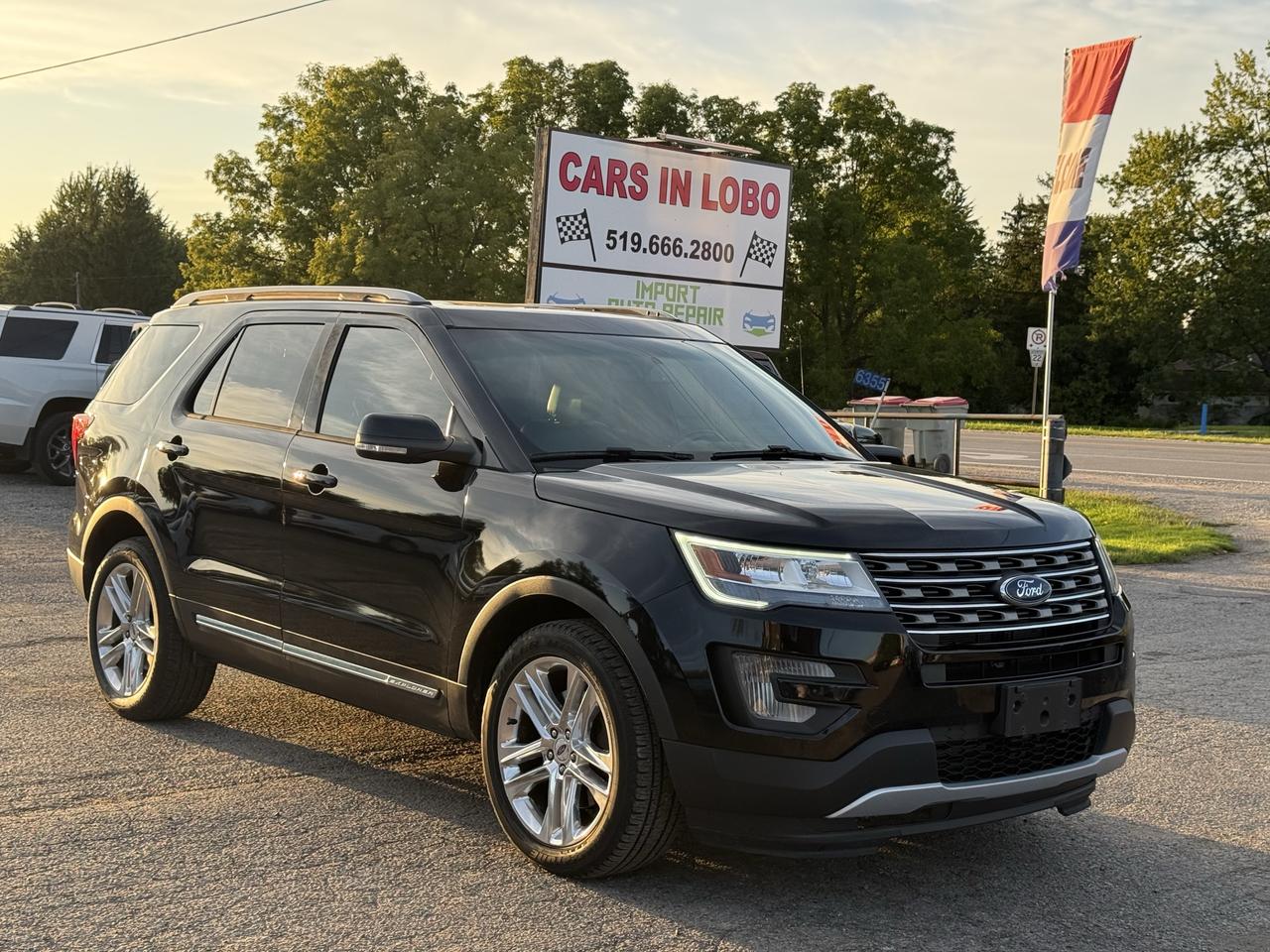 2017 Ford Explorer 4WD 4dr XLT Photo0