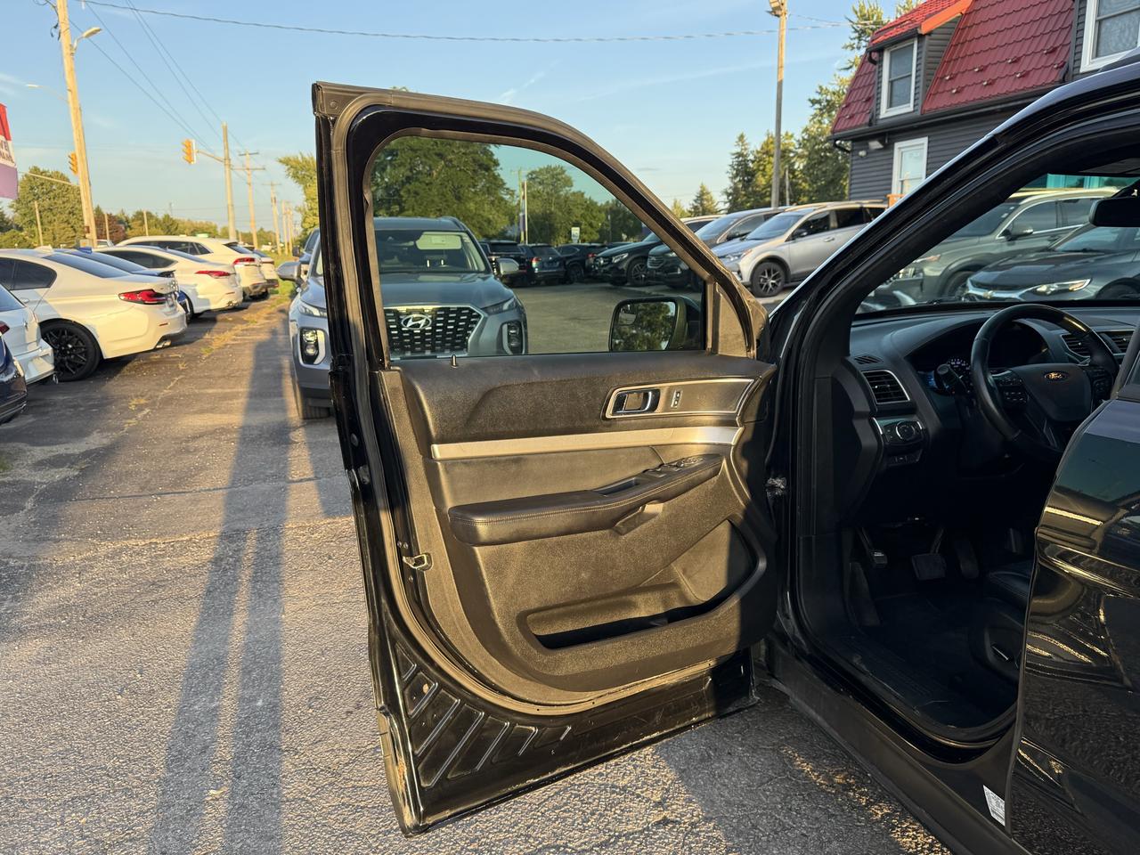 2017 Ford Explorer 4WD 4dr XLT Photo