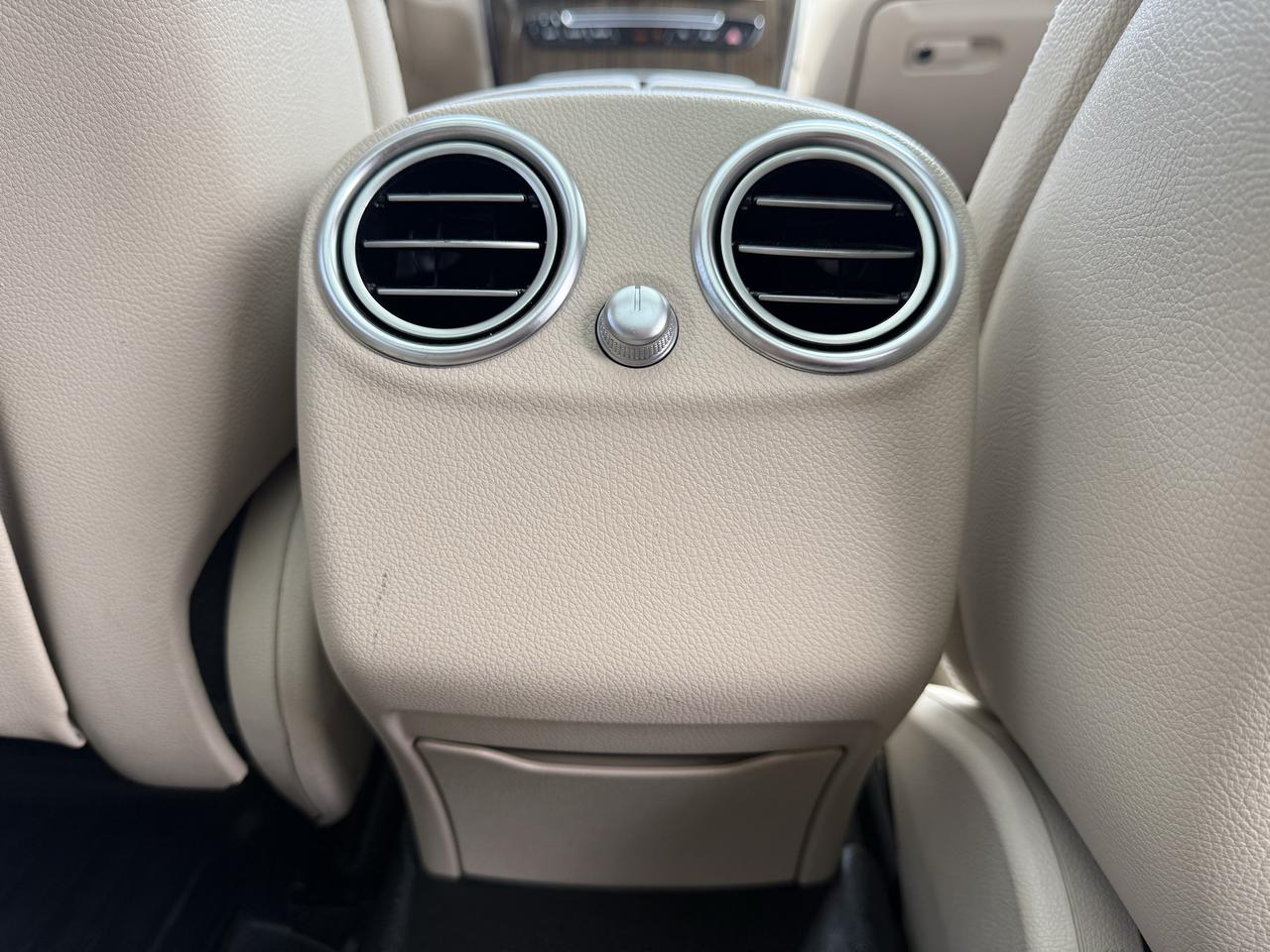2019 Mercedes-Benz GLC-Class GLC 300 Photo