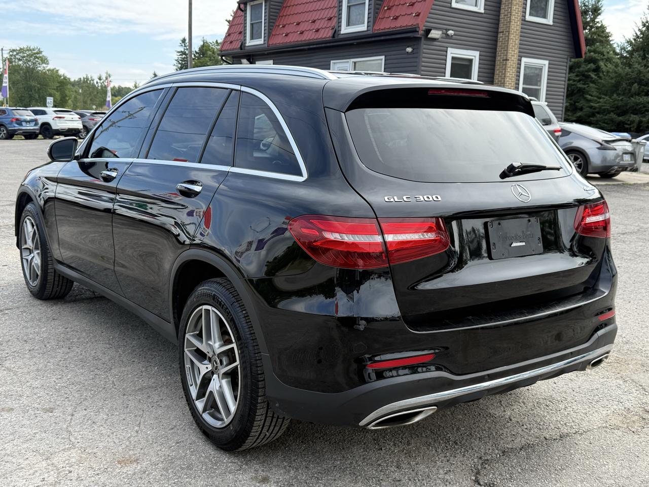 2019 Mercedes-Benz GLC-Class GLC 300 Photo