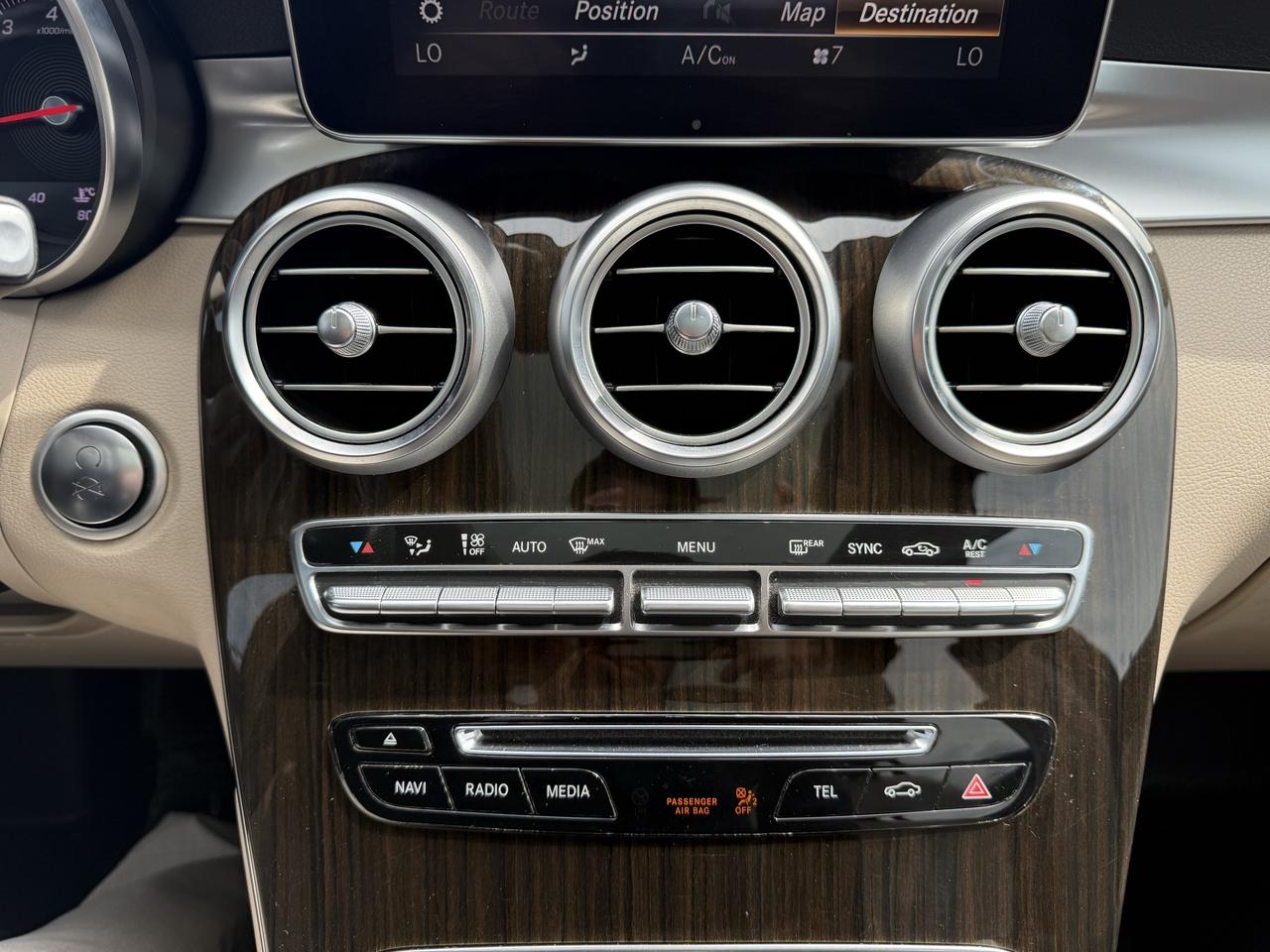 2019 Mercedes-Benz GLC-Class GLC 300 Photo