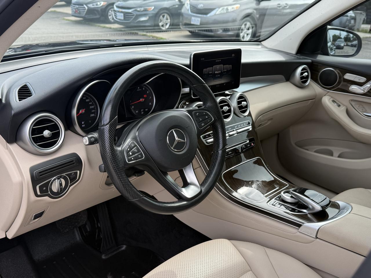 2019 Mercedes-Benz GLC-Class GLC 300 Photo
