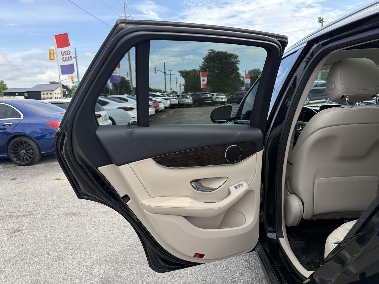 2019 Mercedes-Benz GLC-Class GLC 300 Photo