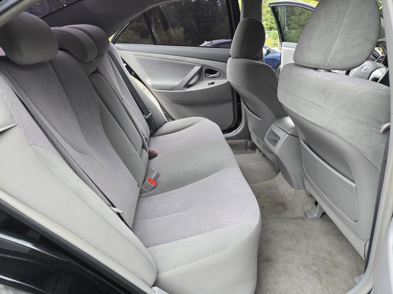 2010 Toyota Camry LE Photo