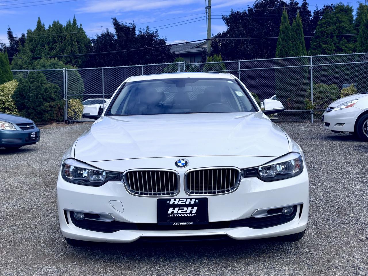 2014 BMW 3 Series FINANCING AVAILABLE Photo2