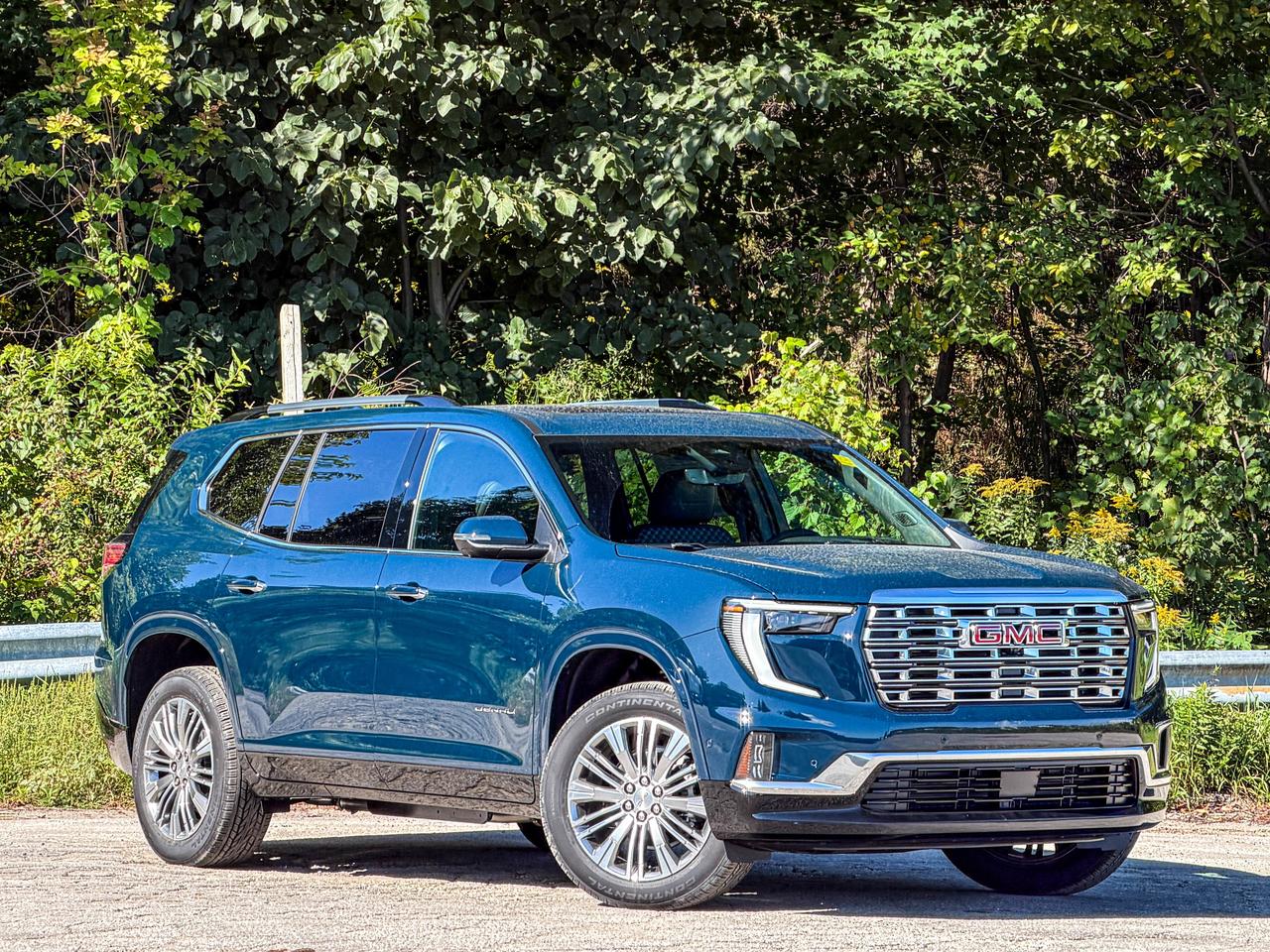 2027 GMC Acadia Denali Photo5