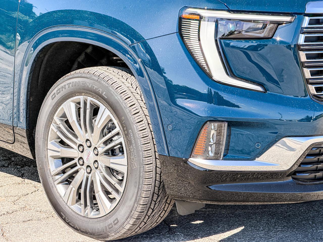 2027 GMC Acadia Denali Photo