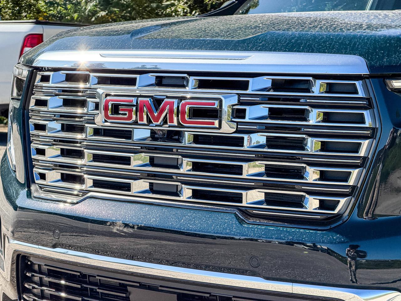 2027 GMC Acadia Denali Photo