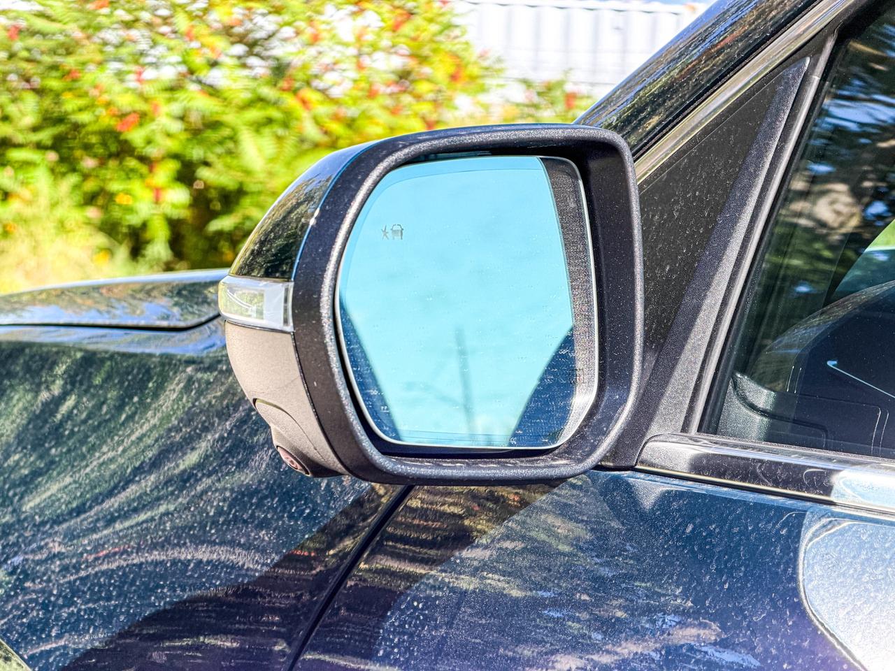 2027 GMC Acadia Denali Photo