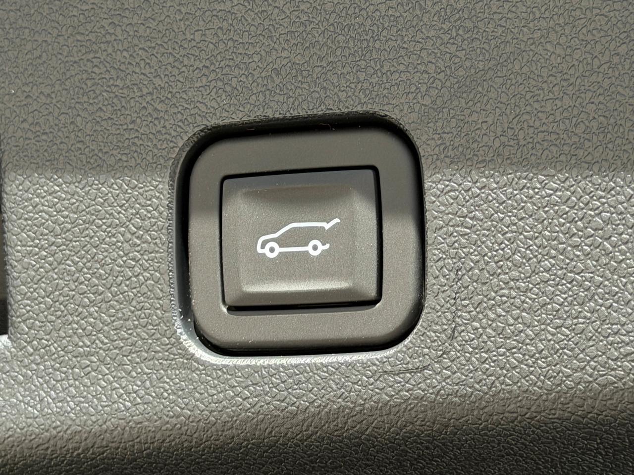 2027 GMC Acadia Denali Photo