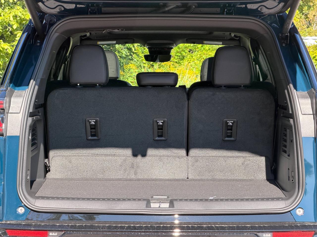 2027 GMC Acadia Denali Photo