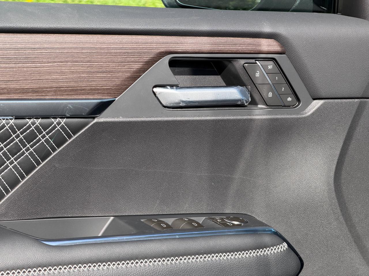 2027 GMC Acadia Denali Photo