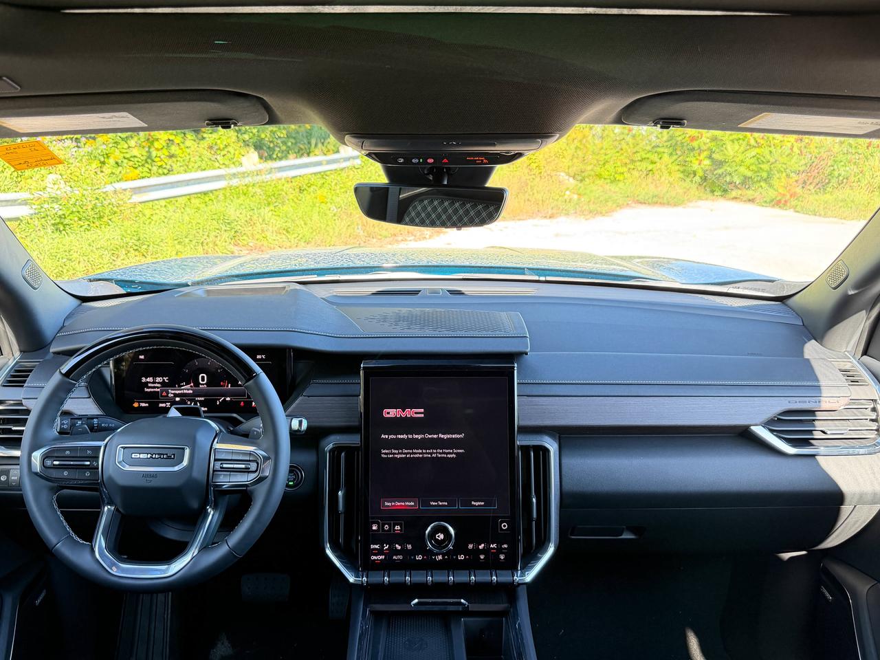 2027 GMC Acadia Denali Photo