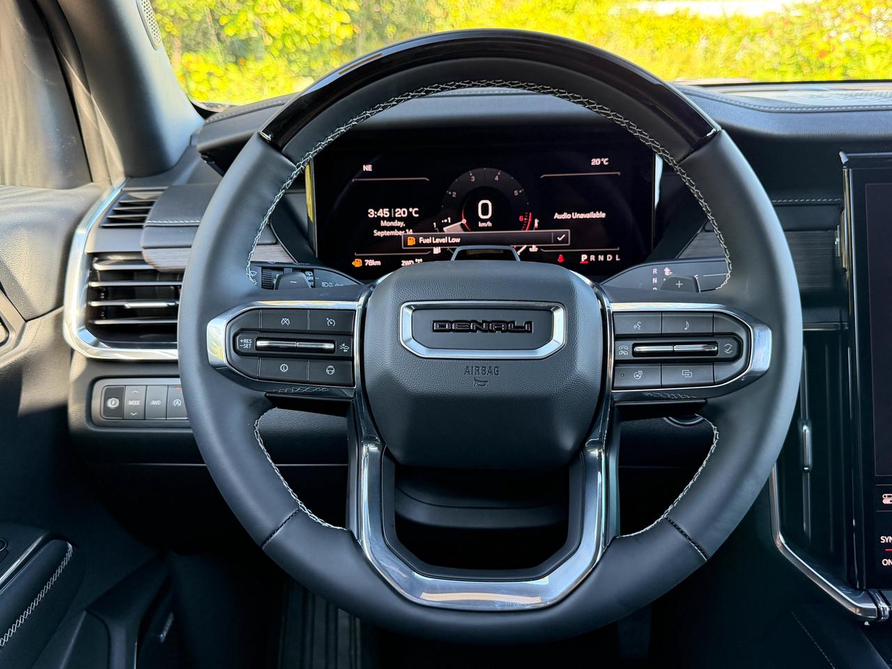 2027 GMC Acadia Denali Photo